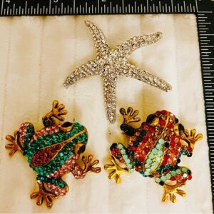 3pc Lot Vintage Rhinestone Figural Brooches - Starfish & Colorful Frogs